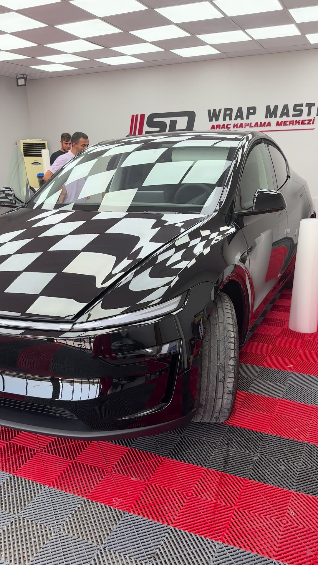Damalı Tesla özel tasarım